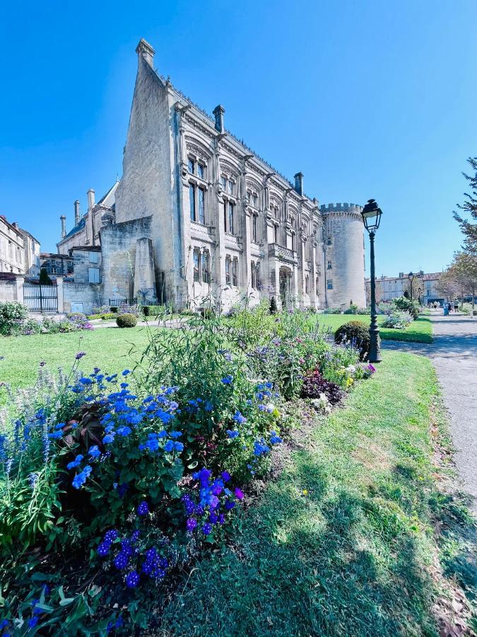 Charmante Maison Proche Hotel De Ville Angouleme Bagian luar foto